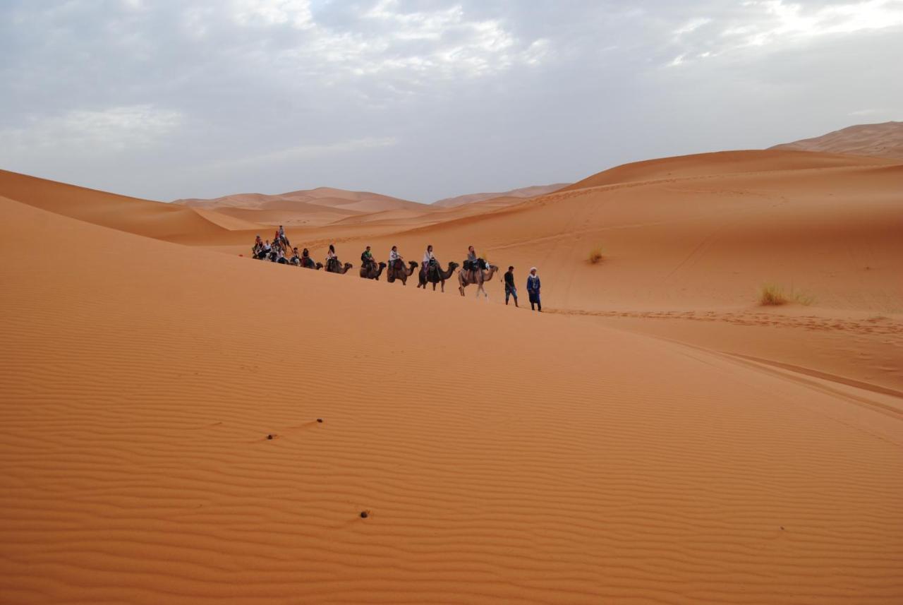 Desert Camel Trekking Camp Мерзуга Екстер'єр фото