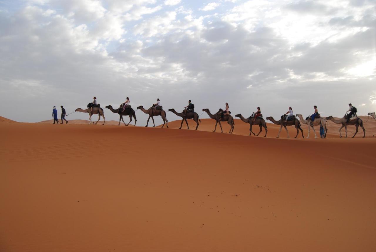 Desert Camel Trekking Camp Мерзуга Екстер'єр фото